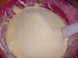 Простой рецепт бисквитного пирога - фото шаг 3
