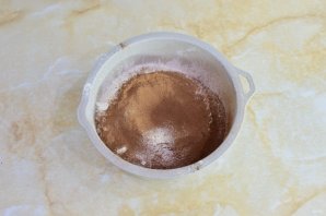 Шоколадный слоеный торт - фото шаг 3