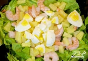 Салат с креветками и ананасами - фото шаг 4