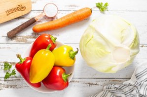 Перец, квашеный с капустой - фото шаг 1