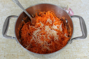 Капуста фаршированная морковью - фото шаг 6