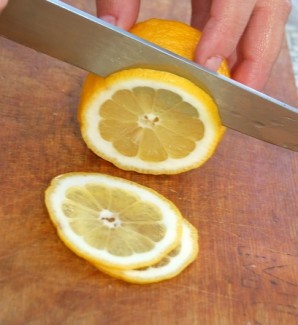 Бутерброды со шпротами и лимоном - фото шаг 2