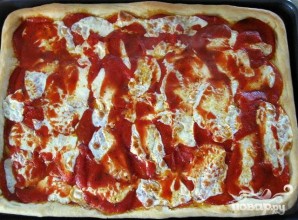 Пицца с моцареллой и томатным соусом - фото шаг 6