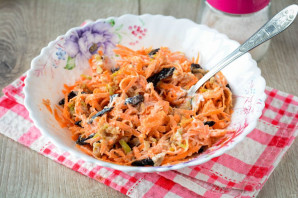 Салат из моркови и чернослива - фото шаг 8