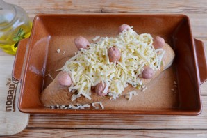 Хлебный ёжик с сосисками и сыром - фото шаг 6