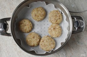 Постные котлеты на пару - фото шаг 11