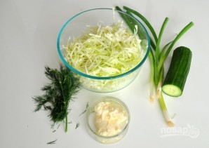 Салат со свежей капустой и огурцом - фото шаг 1