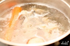 Рыбный суп с креветками - фото шаг 2