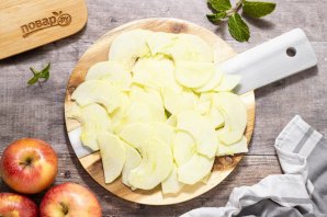 Слоеный пирог с яблоками - фото шаг 2