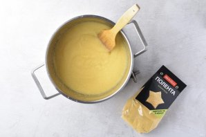 Полента с сыром и креветками - фото шаг 3