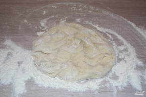Пирог из дрожжевого теста в духовке - фото шаг 1