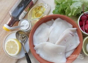 Простой рецепт салата с кальмарами - фото шаг 1