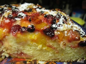 Пирог на ряженке с ягодами - фото шаг 4