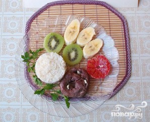 Салат из риса с сердцем и фруктами - фото шаг 5