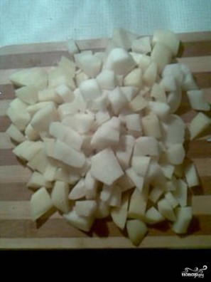 Картофель тушеный с ребрышками - фото шаг 3