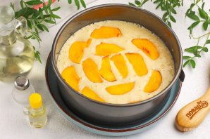 Творожный пирог с персиками - фото шаг 6