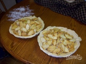 Яблочный пирог в карамельном соусе - фото шаг 3