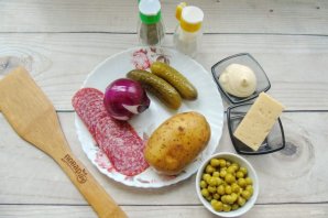 Салат "Охотничий" с колбасой и картофелем - фото шаг 1