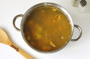 Грибной суп с фунчозой - фото шаг 9