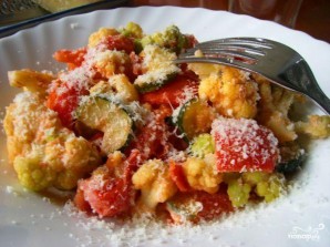 Цветная капуста в сливочном соусе с овощами - фото шаг 7