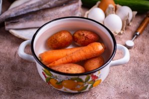 Салат "Оливье" с рыбой