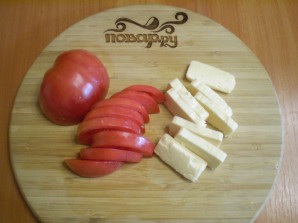 Лаваш с сыром и помидорами на костре - фото шаг 2