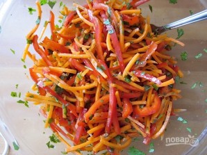 Морковный салат со сладким перцем - фото шаг 4