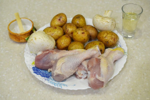Куриные голени с грибами и картошкой в духовке - фото шаг 1