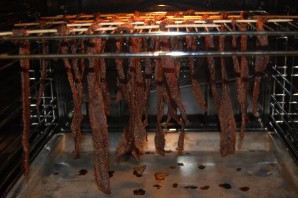 Вяленое мясо в духовке - фото шаг 5