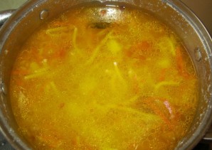 Суп с колбасой и вермишелью - фото шаг 11
