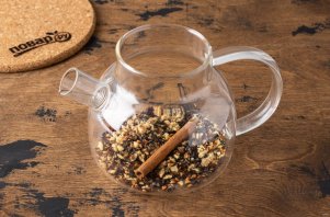 Чай с шиповником и грецким орехом - фото шаг 5
