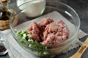 Чебуреки с мясом на сковороде - фото шаг 5