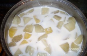 Картофель под молочным соусом - фото шаг 3