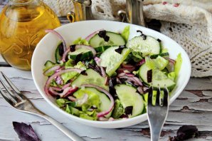 Салат из огурцов с базиликом - фото шаг 8
