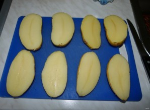 Ароматный запеченный фаршированный картофель - фото шаг 2