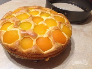 Пирог с консервированными абрикосами - фото шаг 7