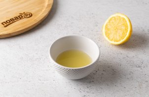 Лимонный напиток с куркумой и имбирем - фото шаг 3