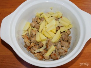Мясо в сливках с кабачками и грибами в духовке - фото шаг 2