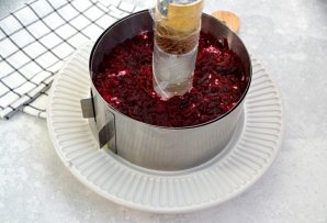 Салат "Гранатовый браслет" с сыром - фото шаг 17