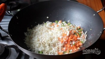 Жареный рис с овощами - фото шаг 4