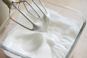 "Птичье молоко" из бисквитного теста - фото шаг 6