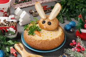 Сырный крем-суп с грибами в хлебе "Веселый Кролик" - фото шаг 15