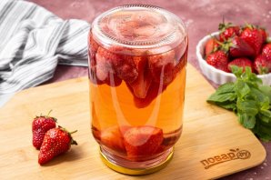 Компот из клубники - фото шаг 9