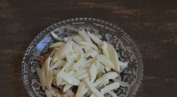 Салат Мужской каприз с говядиной и сыром - фото шаг 5