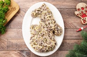 Новогодний салат "Варежка" на год Лошади