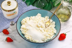 Вкусные сырники - фото шаг 2