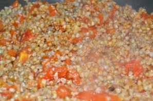 Гречневая каша с томатным соусом - фото шаг 10