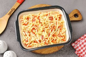 Запеканка из кабачков и помидоров с сыром в духовке - фото шаг 7