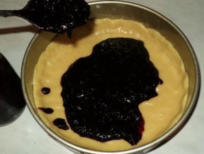Пирог с черничным вареньем - фото шаг 5