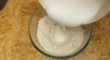 Тесто для чебуреков на холодной воде - фото шаг 3